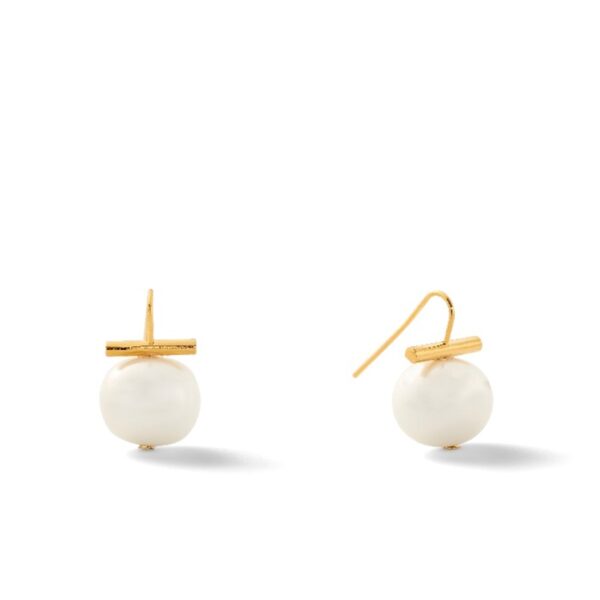 Pebble Pearl white earrings